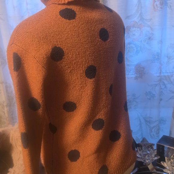 Vintage ~ St. John's Bay Rust Turtleneck Sweater with Black Polka Dots - Picture 3 of 3
